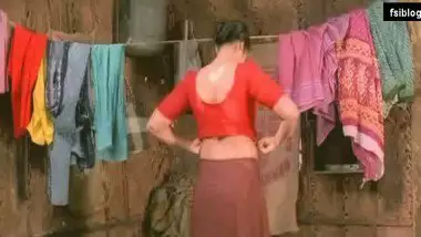 380px x 214px - Meena hot midriff show off and saree dress up 8211 fsiblog com indian sex  video