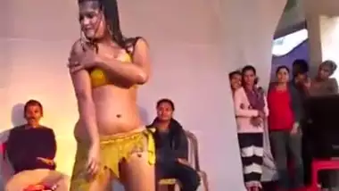 Sex videos of Indian escort girl in private mujra leaked mms