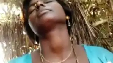 Aunty porn video of a village woman in the forest