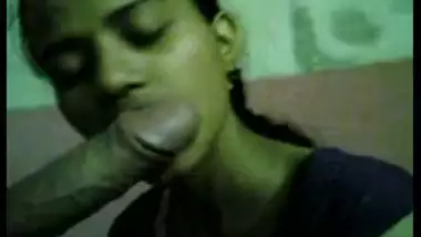 Desi blowjob video of a horny teen