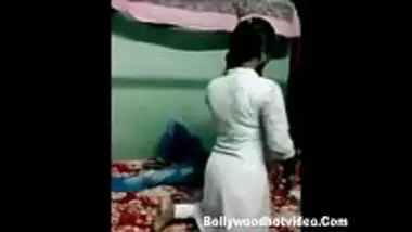 Senp Benak Video Sexy - Big boobs wife showing her small pussy on cam indian sex video