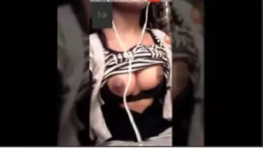 Xxxvideolamba - Delhi college girl showing boobs on video call indian sex video