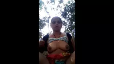 Village aunty making her naked selfie indian sex video