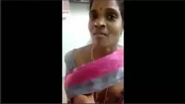 380px x 214px - Tamil aunty showing boobs to landlord indian sex video