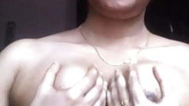 380px x 214px - Mallu girl massaging her boobs part two indian sex video