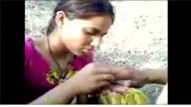 Xxx Jangal Me Gujarati - Sexy gujarati girl 8217 s love in open indian sex video