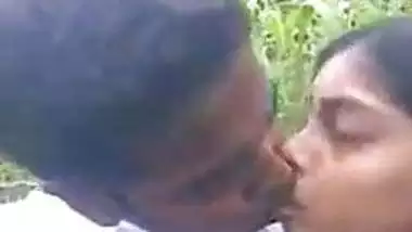 Jungle me desi school girl big boobs pressing in her bf indian sex video