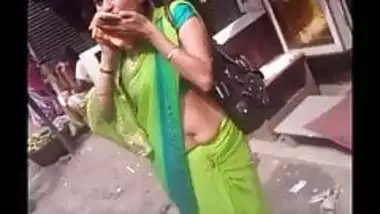Ninusex - Aunty navel expose in public indian sex video