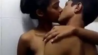 Brother Sister Chudai Dikhao Hindi Mai - Lockdown so boring brother and sister sex indian sex video