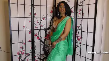Duniya Ka Sabse Lamnbae Link Ki Saxy - Hornylily cum eating instruction hindi indian sex video
