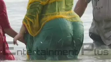 Sonliyen Xnxx Full Hd Videos - Desi big ass aunty getting wet indian sex video