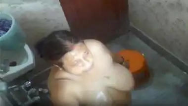380px x 214px - Naked busty bengali aunty bathing video caught indian sex video