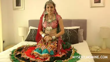 Gujarate Porn Xxxvideo - Charming indian college girl jasmine in gujarati garba dress indian sex  video