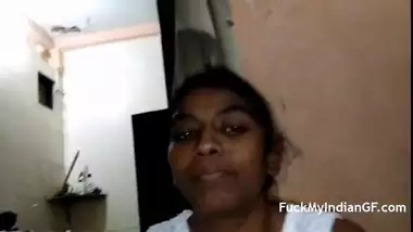 Tamil indian gf babe giving blowjob porn video indian sex video