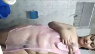 Zarina bhabhi nude bathing selfie mms