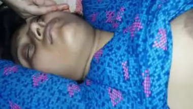 Masaj nisae indian sex videos on Xxxindianporn.org