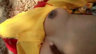 Bangaladeshsexvideo Com - Sexy desi girl boob pressing and outdoor fucking indian sex video
