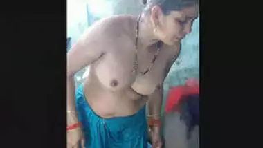 Desi Aunty Nude Bath Clip