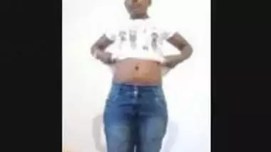 Tamil Girl Showing Boobs and Pussy