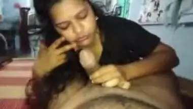 Indian girl gives awesome blowjob part 1