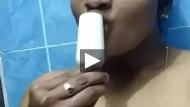 Horny Tamil wife naked pussy masturbation video