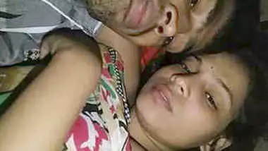 Bangalxxxbf - Cute indian lover kissing and boobs sucking indian sex video
