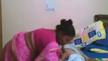 Indeian Muslimsexpron - Desi hot mature maid sucking dick of her house owner indian sex video