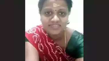 Blackgirlsexvedio - Tamil aunty stripping her saree indian sex video