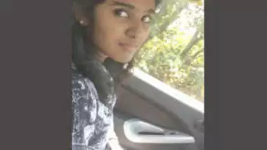 Desi cute babe dick suck in car indian sex video