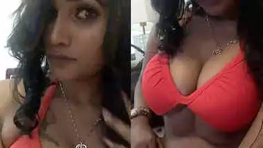 8yer Sex Vidio - Desi hot model in bikini showing massive cleavage indian sex video