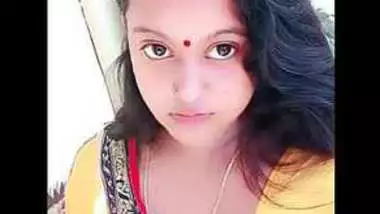 Cute newly wed mumbai housewife shivani singh navel show in transparent  saree indian sex video