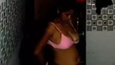 Kuvarisexs - Bangla bathing spycam video indian sex video
