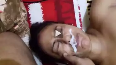 Bengali boudi takes cumshot on her face indian sex video