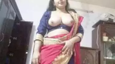 380px x 214px - Desi cute boudi momo show her boobs indian sex video