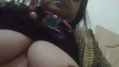 Salwar strip Pakistani aunty