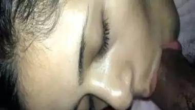 cute babe loves to deepthroat cock