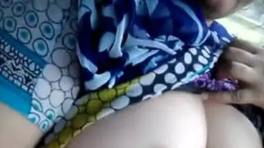 Mummy Ki Chutiya Beti Naat Xxx Bathroom Essay - The camera work sucks bad but the content is indian sex video