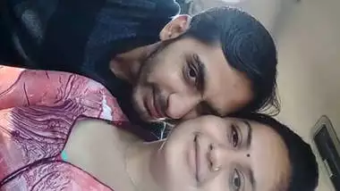 Desi couple hot lip lock indian sex video