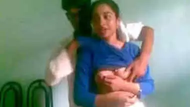380px x 214px - Cute college student boobs and pussy is enjoyed by her classmate in the  class indian sex video