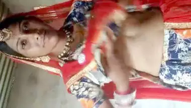 Rajasthan bhabi showing her boobs and pussy to bf indian sex video