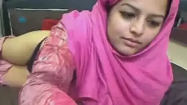 Xxx Brazzer Pakistani Hijab - Pakistani girl noreens first webcam performance indian sex video