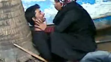 380px x 214px - Desi couple caught fucking outdoor indian sex video