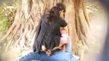 Young college students fucking in the garden indian sex video