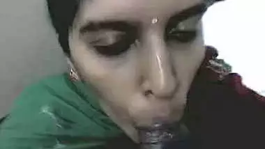 Malayalam Blowjob - Desi aunty blowjob in office toilet indian sex video