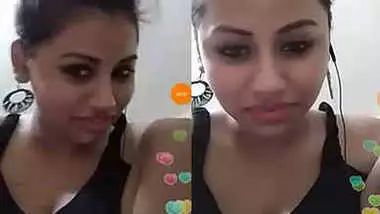 Desi GF cleavage in Video Call, Bare boobs wali !