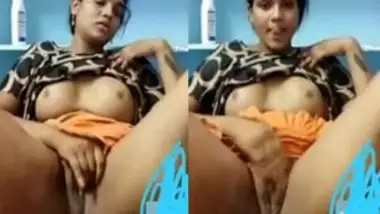 Wewwwxxxxx - Sexy desi girl showing boobs and pussy on video call indian sex video