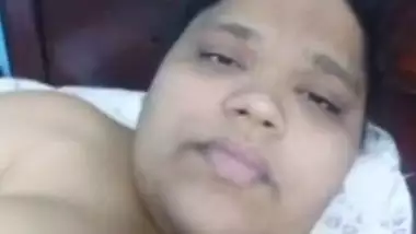 Chubby Indian Bhabi Masturbating (Update)