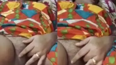 380px x 214px - Desi boudi fingering pussy indian sex video