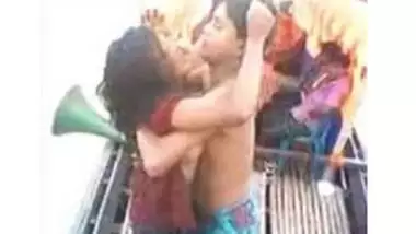 380px x 214px - Funny call girl dance with guys on boat indian sex video