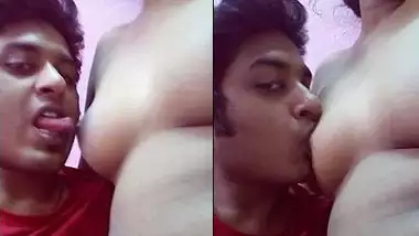 Bf Online Purana - Boyfriend eating his his girlfriend s boobs indian sex video
